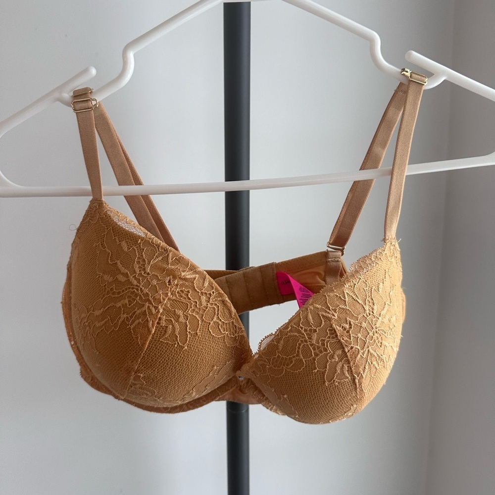 Victoria's Secret Lace Bra in Warm Tan | Classic Plunge Beyond Sexy | 36D | Lace - Picture 2 of 12